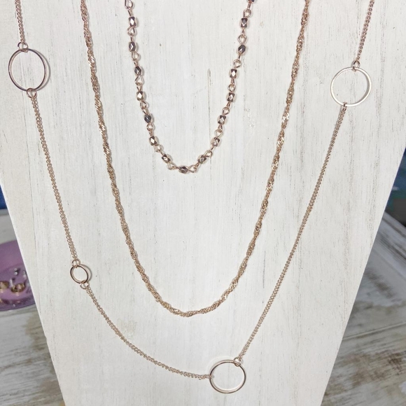 ROSE GOLD DAINTY CHAIN LAYERED NECKLACE - Picture 1 of 1